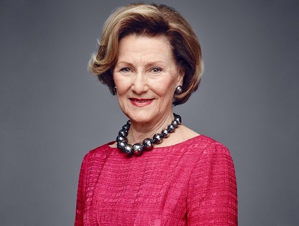 Queen Sonja of Norway celebrates her 80th birthday! Today, some events are organized on the occasion of 80th birthday of Queen Sonja.
