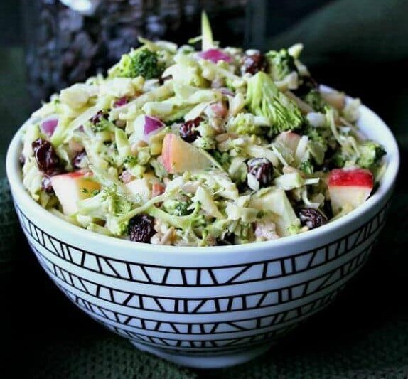 Vegan Apple Broccoli Salad #veganrecipes #veggies