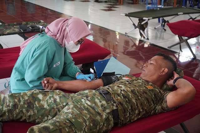 Peduli Sesama, Yonarmed 11/GG/2/2 Kostrad Gelar Donor Darah Memperingati HUT Kostrad Ke-63