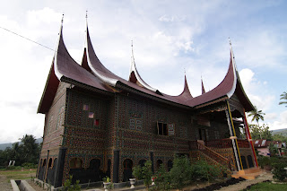 Pesona Indonesia: Rumah Adat Sumatera Barat