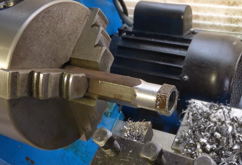 using a left handed lathe tool bit