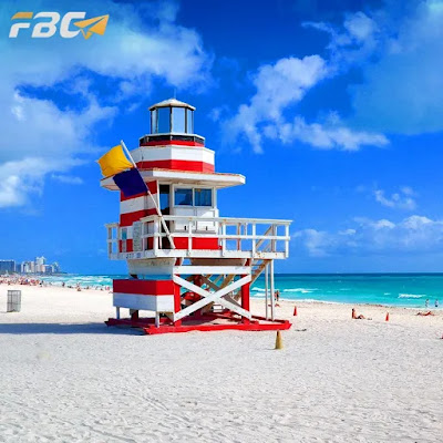 The spectacular events and exciting nightlife that Miami Beach is known for draw visitors from all over the world.