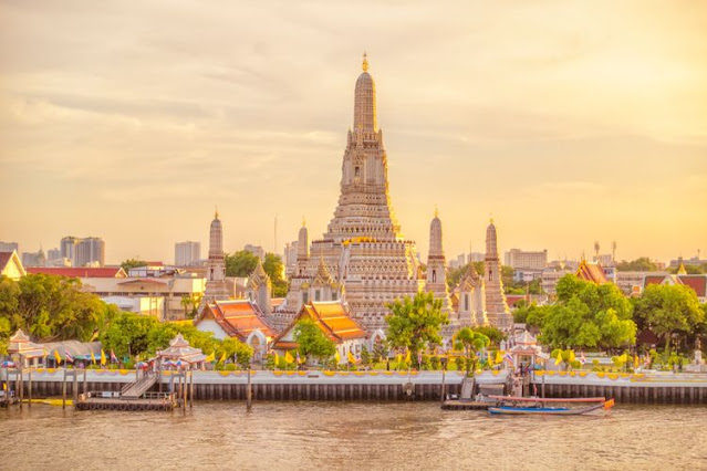 Mengenal Wat Arun: Keindahan Kuil Fajar di Bangkok - Thailand