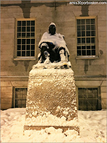 Estátua de Harvard