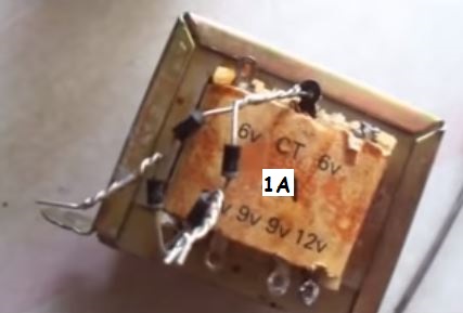 Adaptor yaitu sebuah peralatan listrik yang dipakai untuk menurunkan tegangan listrik y Cara Membuat Adaptor Sederhana