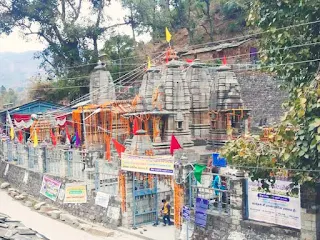 आदिबद्री मंदिर प्राचीन मंदिर का एक विशाल समूह