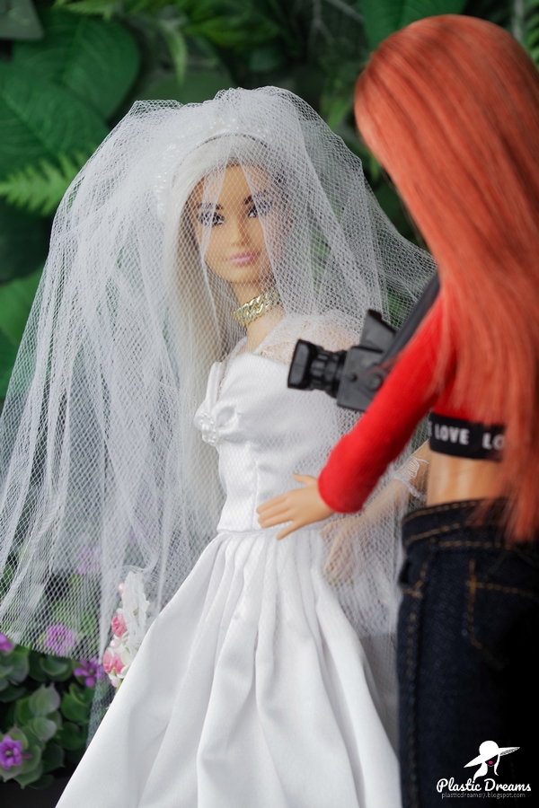 barbie en robe de mariée