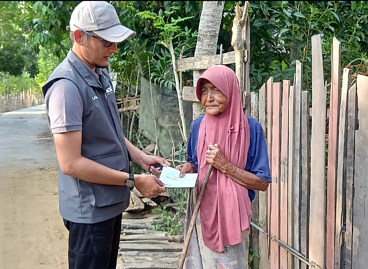 ACH Kembali Salurkan Zakat di Kecamatan Pandrah