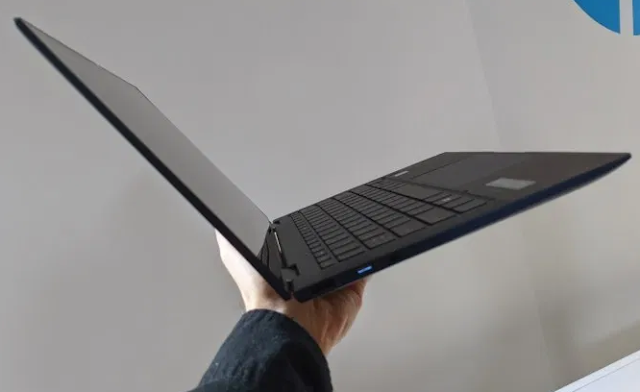 HP Elite Dragonfly G2