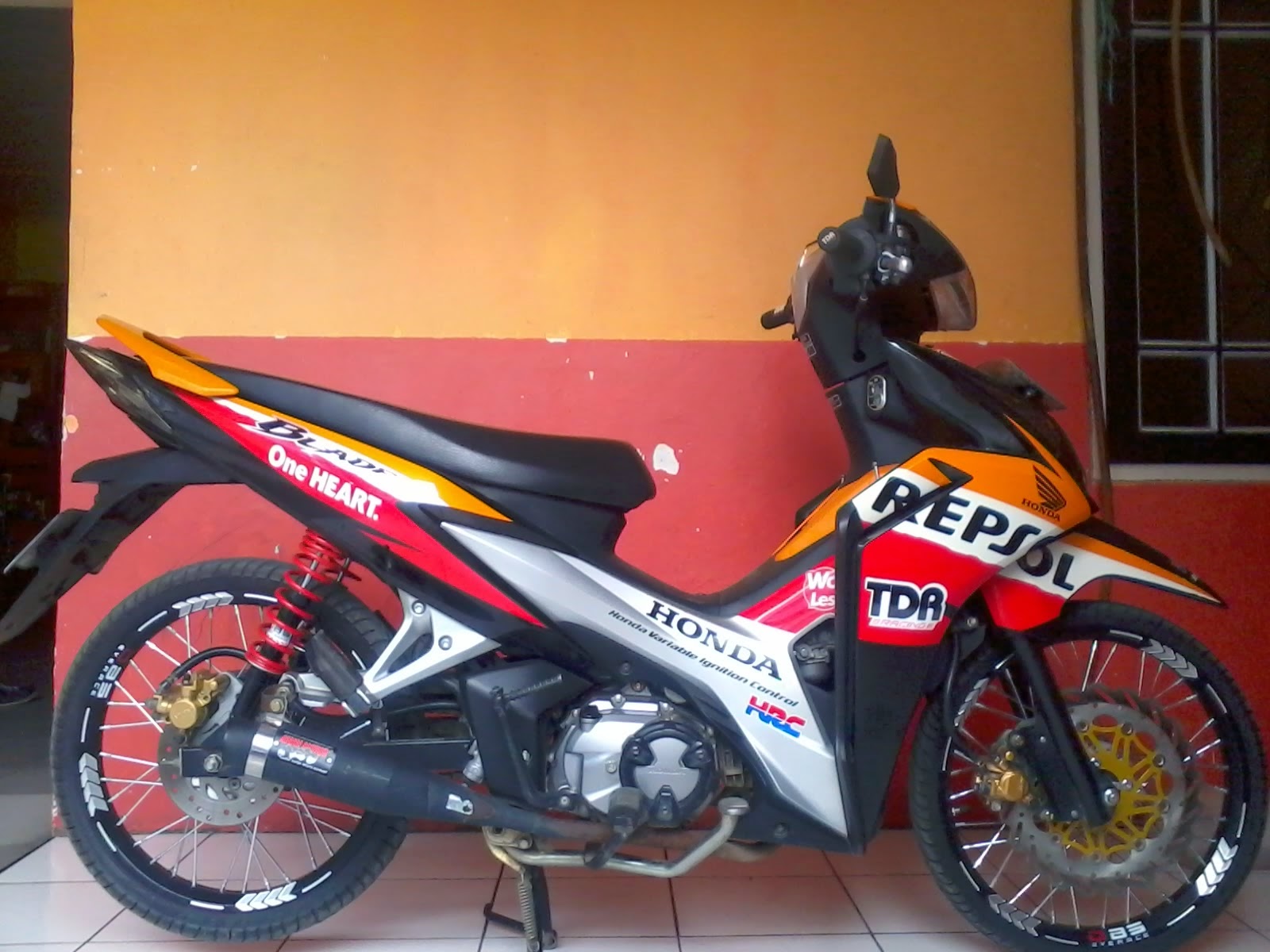 Ide 80 Foto Modifikasi Motor Blade Repsol Terupdate Griya Modifikasi