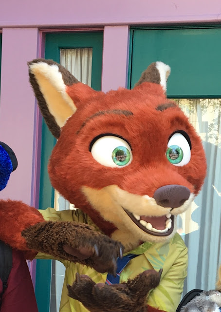 Nick Wilde Character Zootopia Disney California Adventure Disneyland