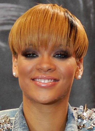 rihanna short hair 2010. 2010 Rihanna Short Hairstyle