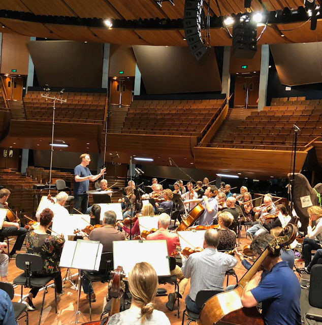 Benjamin Northey and the New Zealand Symphony Orchestra at the recording sessions (Photo Gareth Farr)
