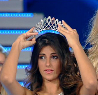 Aylen-Nail-Maranges-Miss-Italy-in-the-World-2012-final