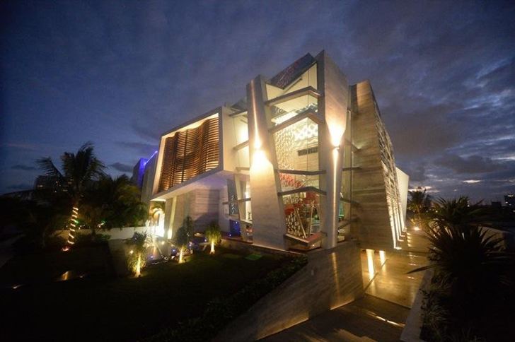 Facade of Casa Gomez by SO Studio
