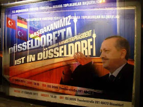 https://www.welt.de/debatte/kommentare/article12672390/Erdogan-in-Deutschland-Tuerke-Tuerke-ueber-alles.html