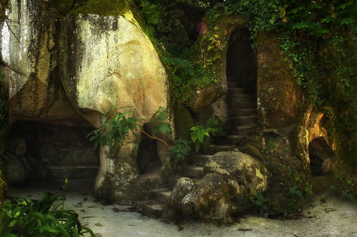 Quinta da Regaleira: Tο μυστηριώδες παλάτι με τις υπόγειες στοές και τα πηγάδια - Ταξίδι στο Ανεξήγητο