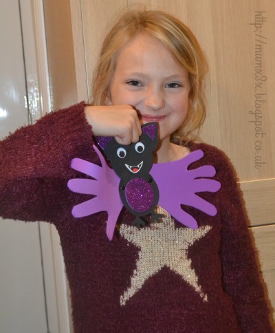 Halloween handprint bat decorations review 