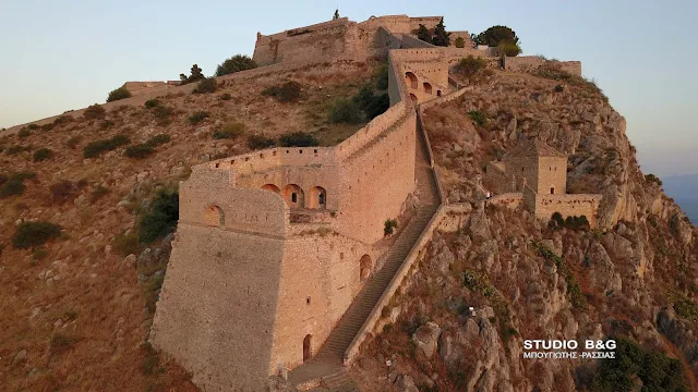 Τα τείχη του Παλαμηδίου στο Ναύπλιο έγιναν ηλεκτρονικό pyzzle - Μπορείτε να το λύσετε;