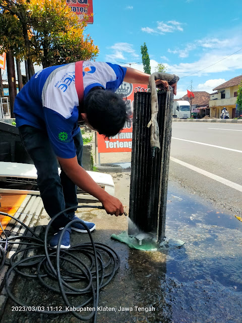 galeri Rizqia AC Jogja Jasa service AC, Perawatan cuci AC, isi freon, jasa bongkar pasang AC, pengadaan AC baru, serta tukar tambah AC area Sleman, Bantul Kotagede Jogja Yogyakarta