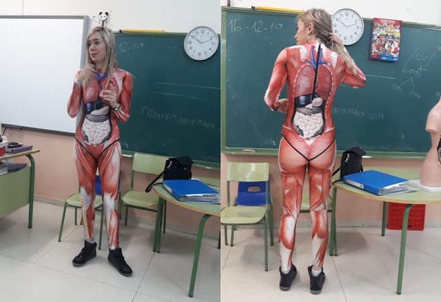 Professora tira roupa e se veste de 'corpo humano' para ensinar alunos sobre órgãos e músculos