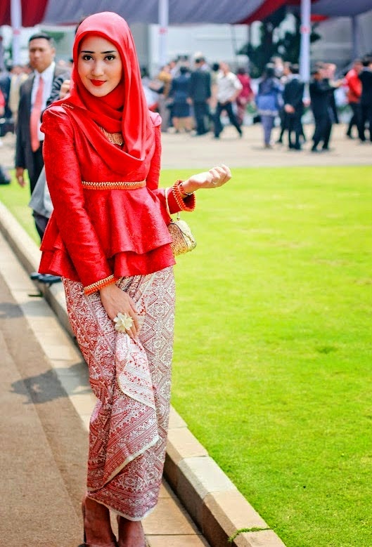 Kumpulan Foto Model Baju  Kebaya Dian Pelangi  Trend Baju  