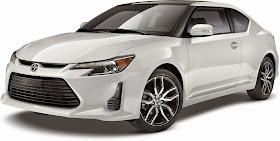 Front 3/4 view of the 2015 Scion tC