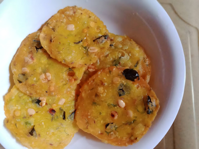 Crispy Telangana chekkalu