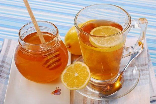 Beberapa Manfaat Minum Air Lemon Campur Madu