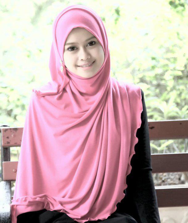 Neelofa Hijab By Naelofar Abayatutorial Simple Oleh 