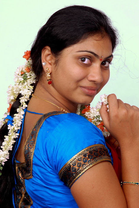 siri sri in maa voollo osari em jarigindante movie actress pics