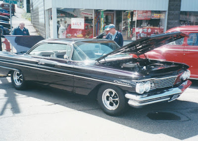 1960 Pontiac Catalina Sports Coupe in Rainier, Oregon, in May 1999