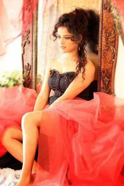 Piaa Bajpai Latest Hot and Spicy Stills