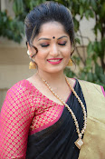 madhavi latha latest pics-thumbnail-20