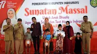 Peduli Masyarakat Kurang Mampu,   Pemkab Indramayu Gelar Khitanan Massal