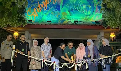 Kebun Binatang Surabaya Resmi Membuka Surabaya Night Zoo
