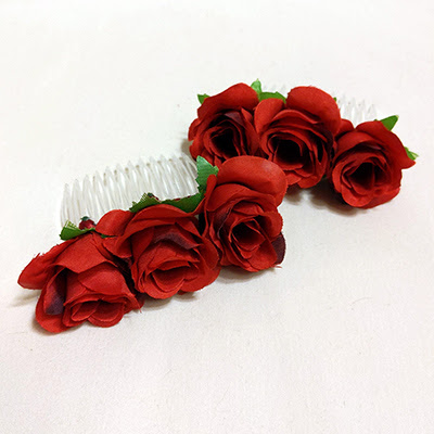 Red rose combs