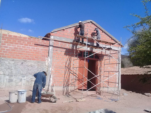 Es geht weiter mit dem Außenputz an der Kapelle in Casa Grande