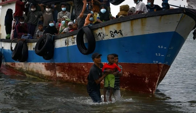 Rakyat Aceh Patungan Untuk Makan Pengungsi Rohingya