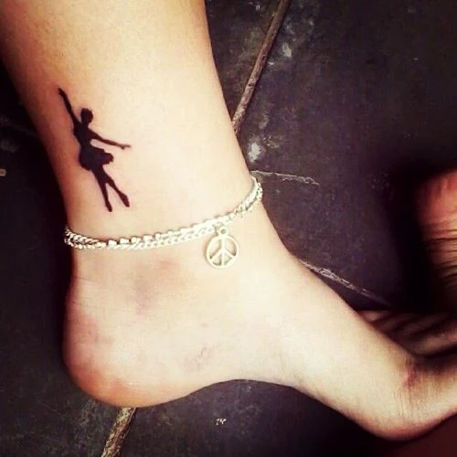  tatuaje de una bailarina