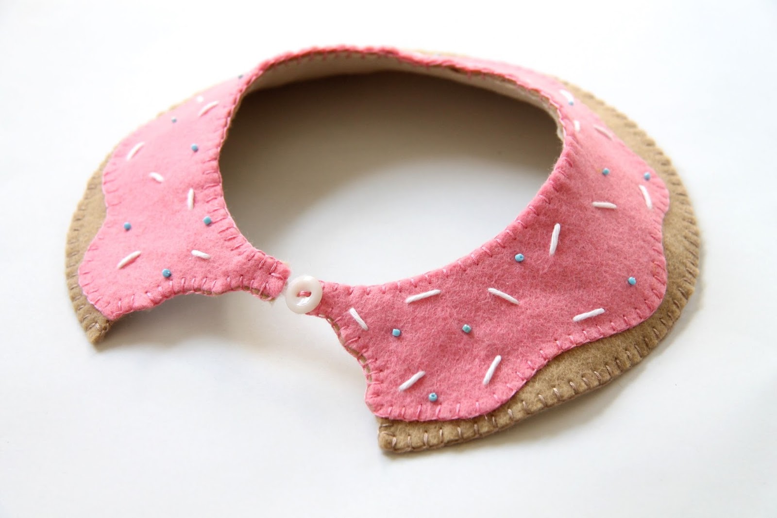 completed DIY Donut collar tutorial