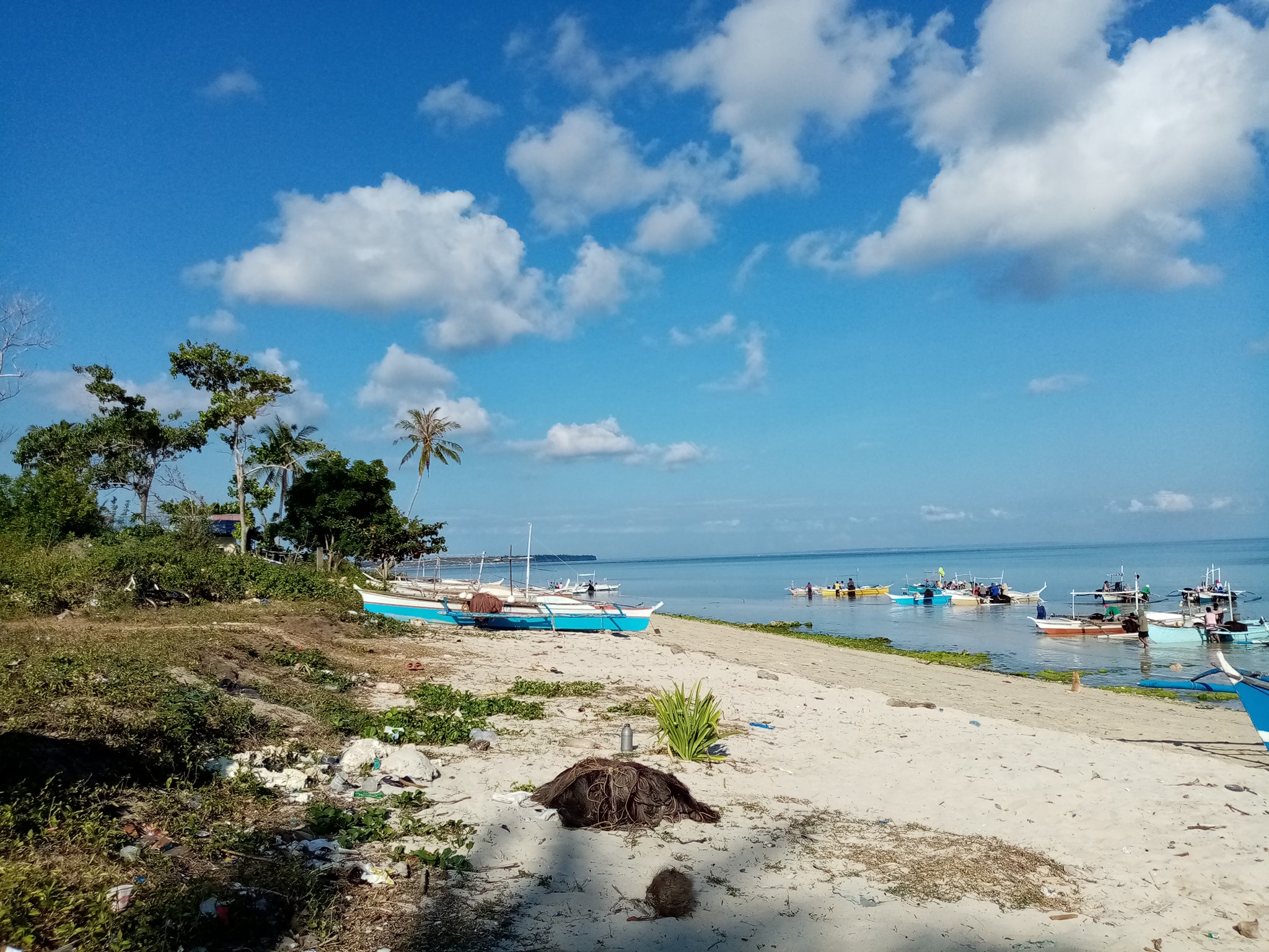 I love this place, so astounding, good for tourism attraction! Wouldn't it be so nice to live here? It's so beautiful and it has an amazing and peaceful view! A simple life in a simply beautiful place, ahhhh what a wonderful dream, life is too short to live without dreams, lol...