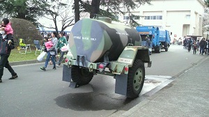 米軍座間基地　給水車