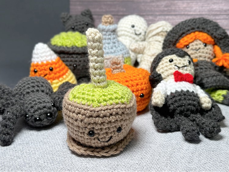 5 Little Monsters: Little Turkey- Mini Amigurumi Crochet Along Day 11