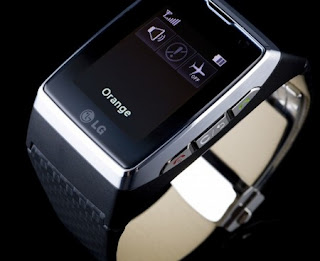 LG's GD910 Watch Phone