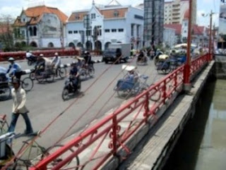 Tempat Wisata Di Surabaya - Jembatan Merah 5