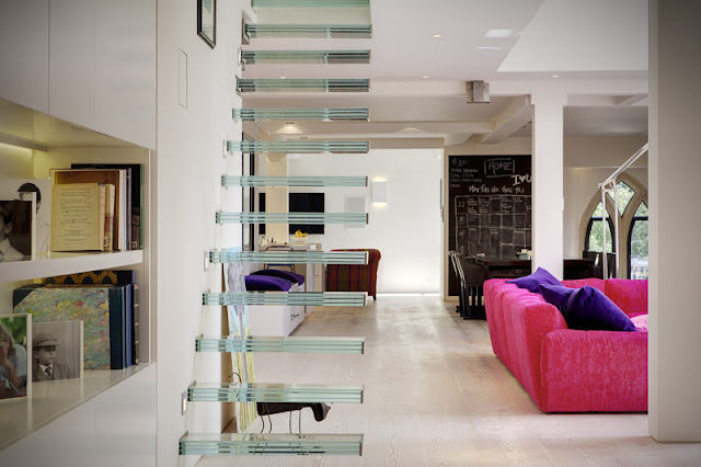 Picture of minimalist floating glass staircase