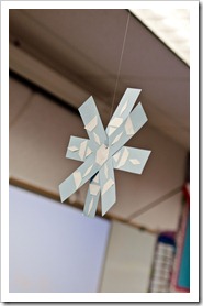 symmetrical snowflakes1