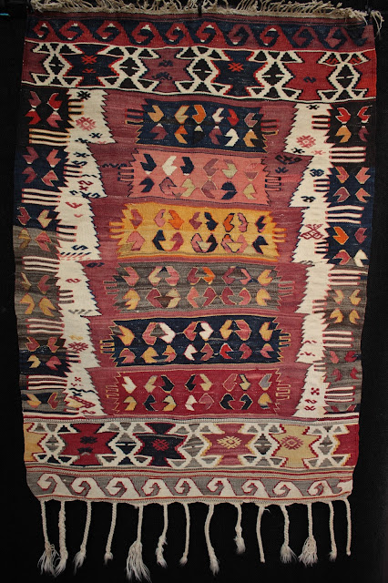 west Anatolian Saçikara yoruk kilim 