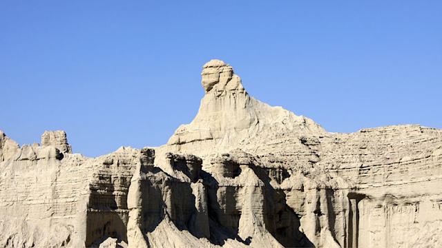 This is an amazing ancient stone Sphinx Discovered In Pakistan with a statue.